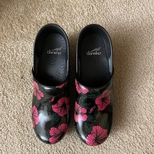 Women’s clogs